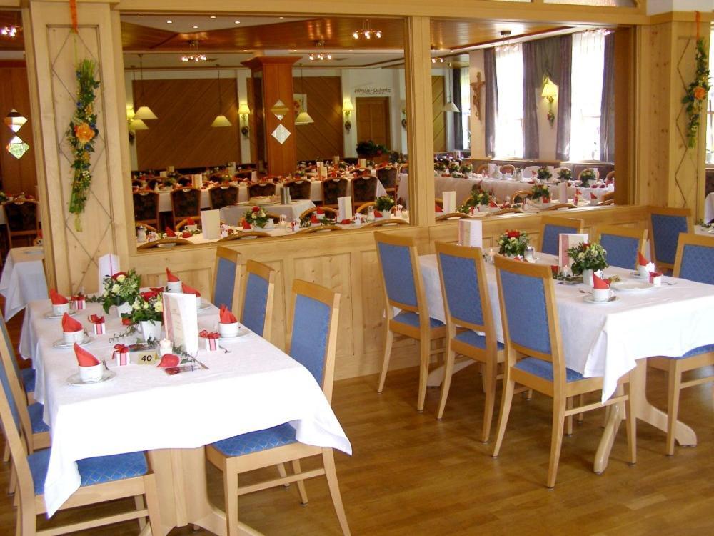 Hotel Lindenhof Hetzenbach à Zell Extérieur photo
