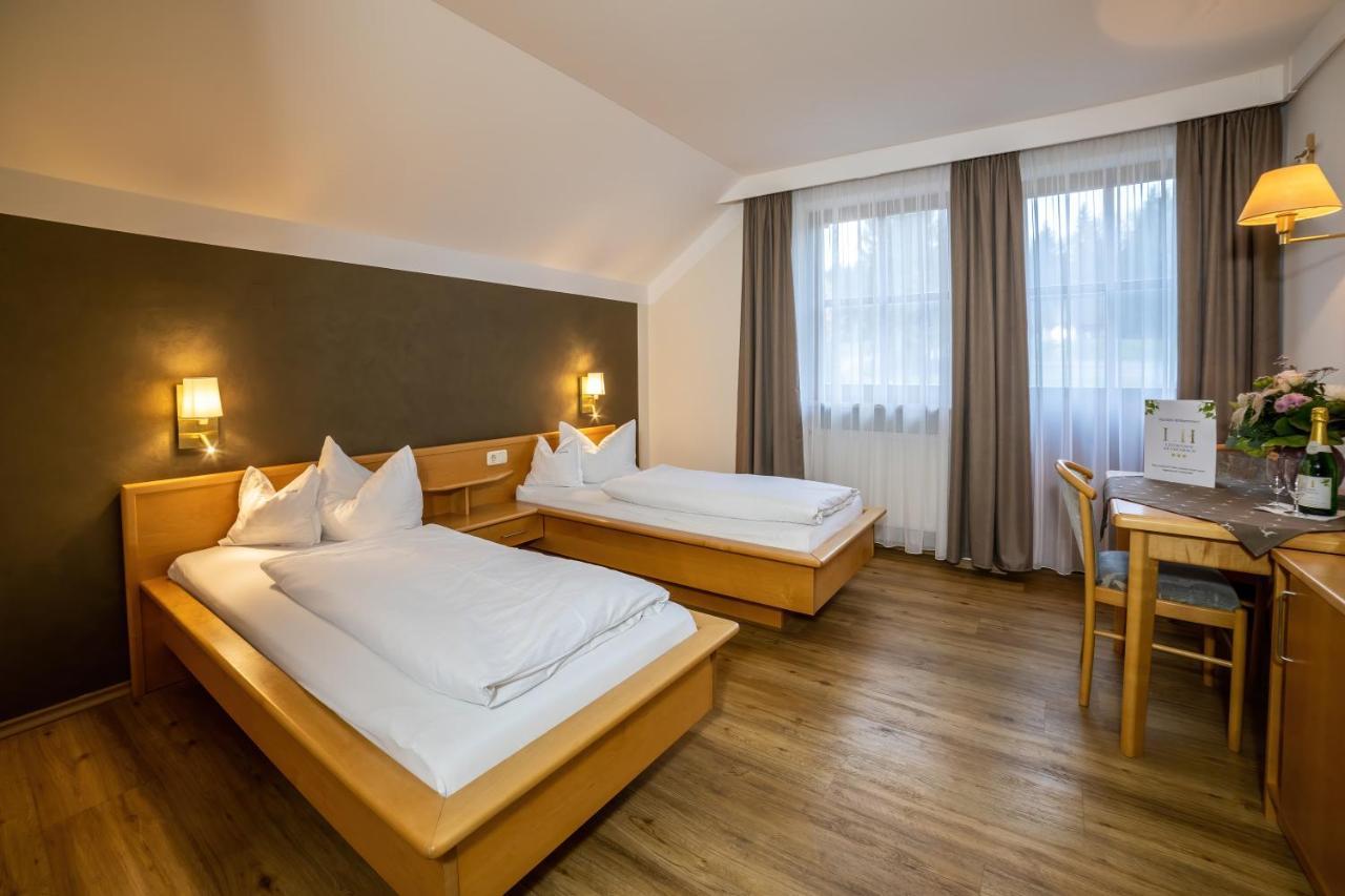 Hotel Lindenhof Hetzenbach à Zell Extérieur photo