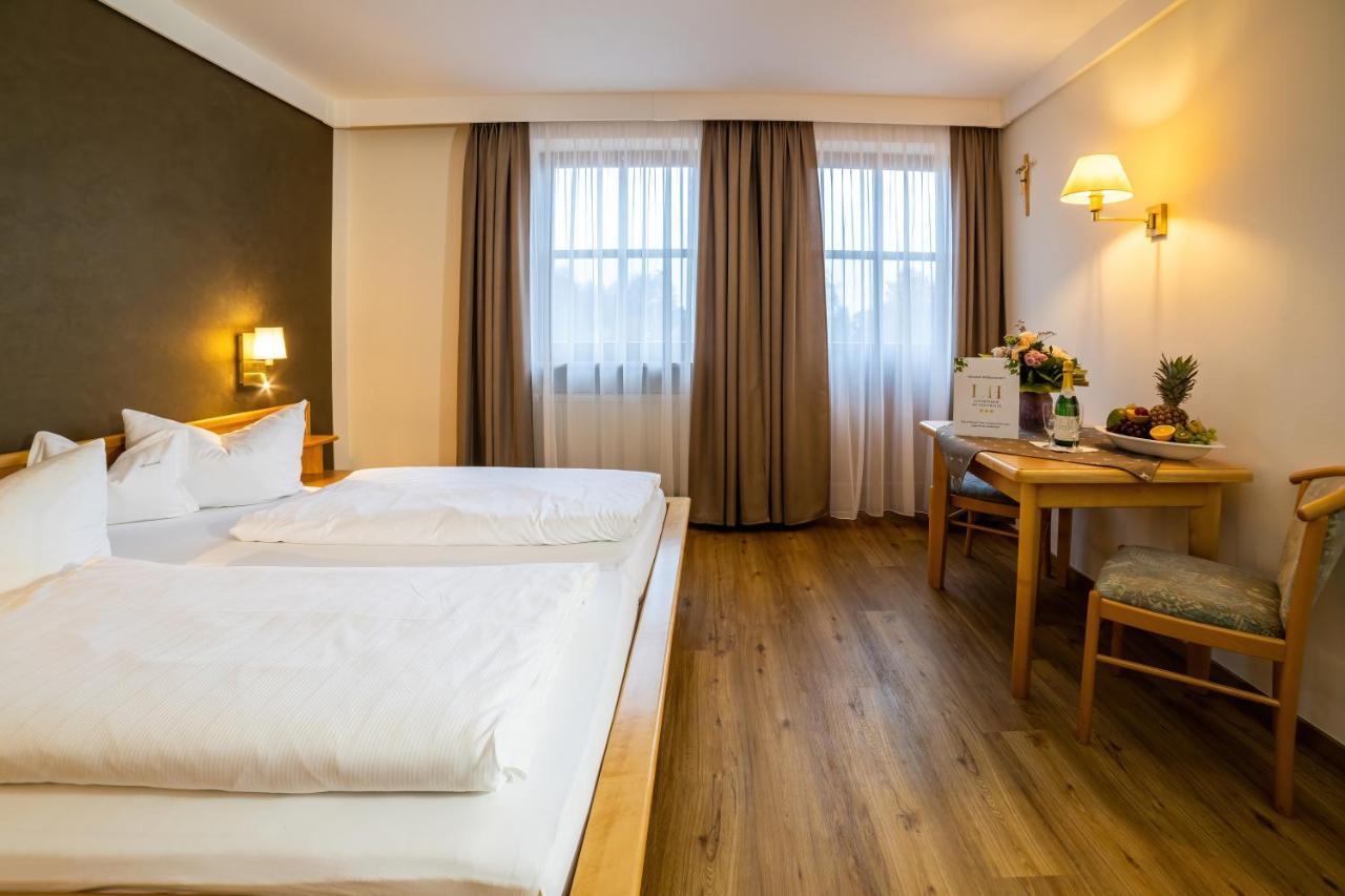 Hotel Lindenhof Hetzenbach à Zell Extérieur photo